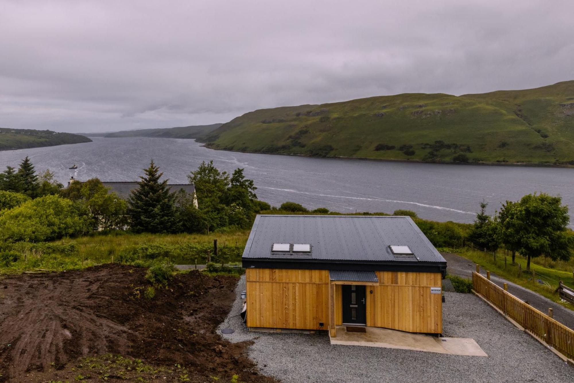 Luxury Cottage With Stunning Views By Fairy Pools 4 Carbost  Bagian luar foto