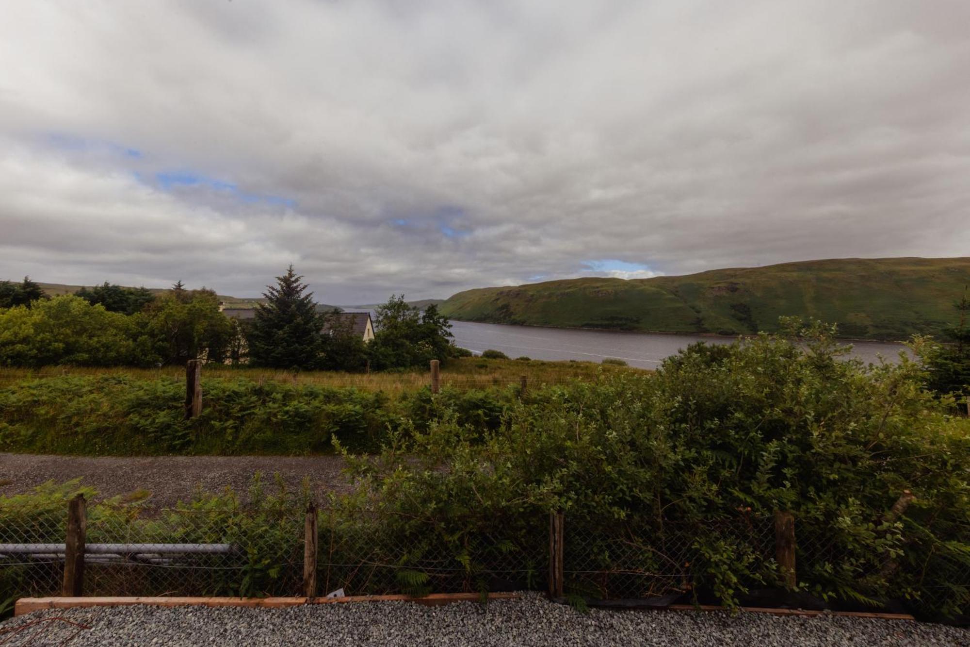 Luxury Cottage With Stunning Views By Fairy Pools 4 Carbost  Bagian luar foto