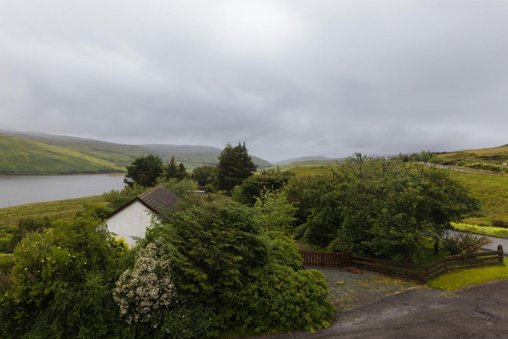 Luxury Cottage With Stunning Views By Fairy Pools 4 Carbost  Bagian luar foto